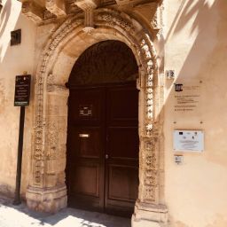 Palazzo Trao